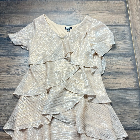 SLNY Shimmering Champagne Top - Picture 3 of 7